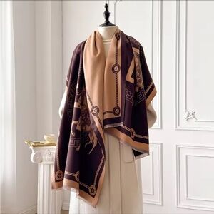 Elegant warm Scarf